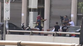 شاهد | رشقات من الرصاص في شوراع بيروت التي تحولت إلى ساحة حرب لساعات الخميس