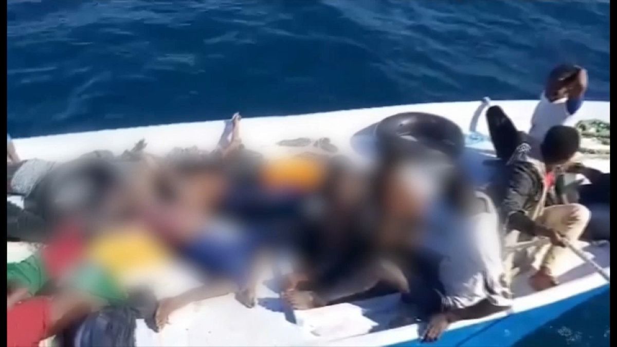 Autoridades encontram mais um barco de migrantes com 15 mortos