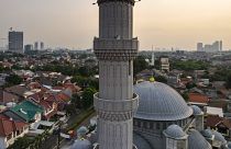 Endonezya'da 'gürültülü ezan' tartışması: 70 bin camide ses sistemi düzeltildi