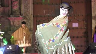 "Cholitas" bolivianas de regresso às passadeiras de moda