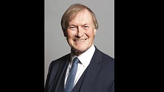 Muere apuñalado el diputado conservador David Amess en el Reino Unido