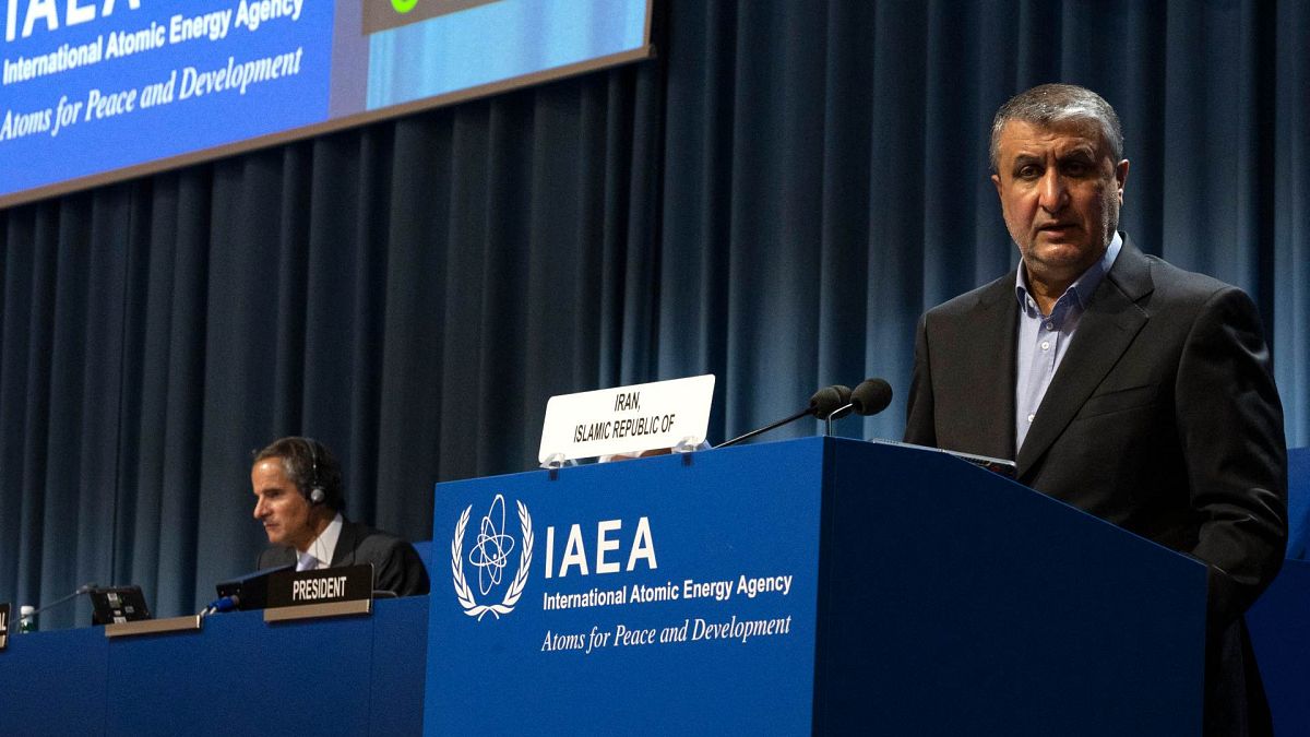 رئيس منظمة الطاقة الذرية الإيرانية محمد إسلامي يلقي كلمة في مقر الوكالة الدولية للطاقة الذرية في فيينا، النمسا، 20 سبتمبر 2021.