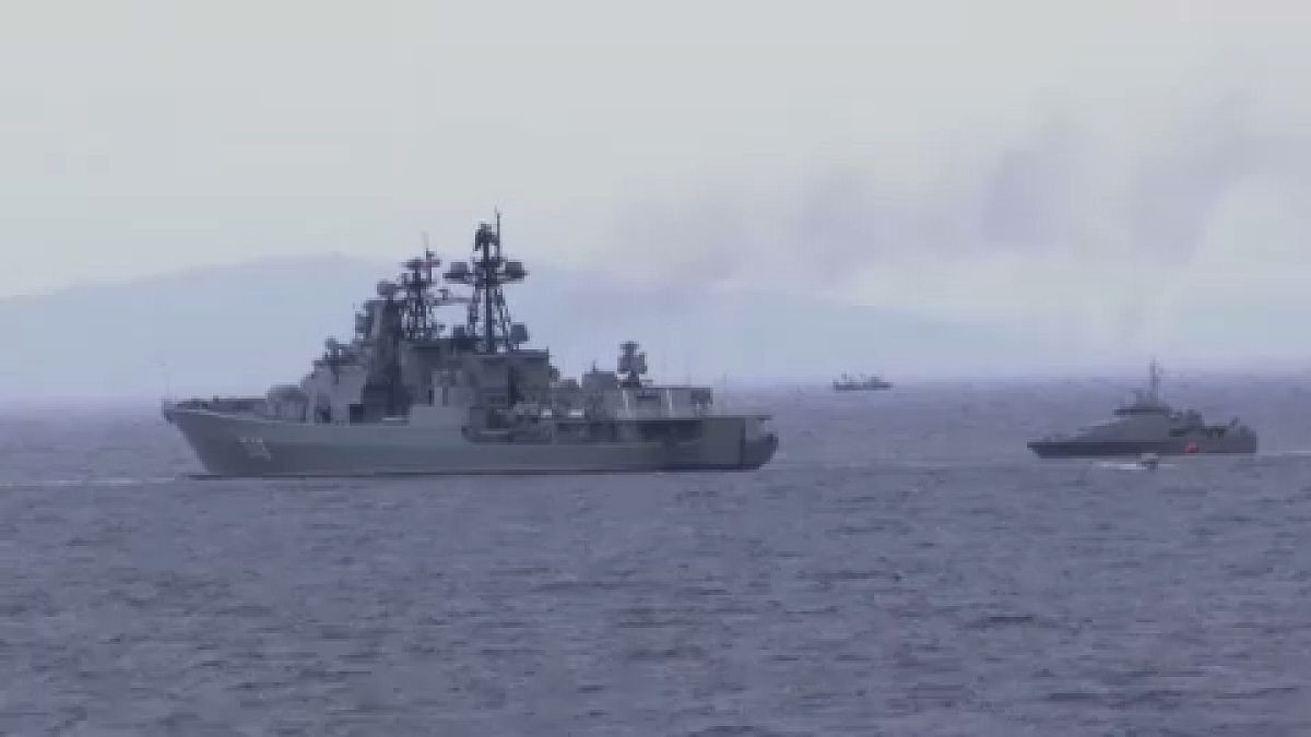 مناورات بحرية روسية صينية في خليج بطرس الأكبر ببحر اليابان 15 تشرين الأول/أكتوبر 2021