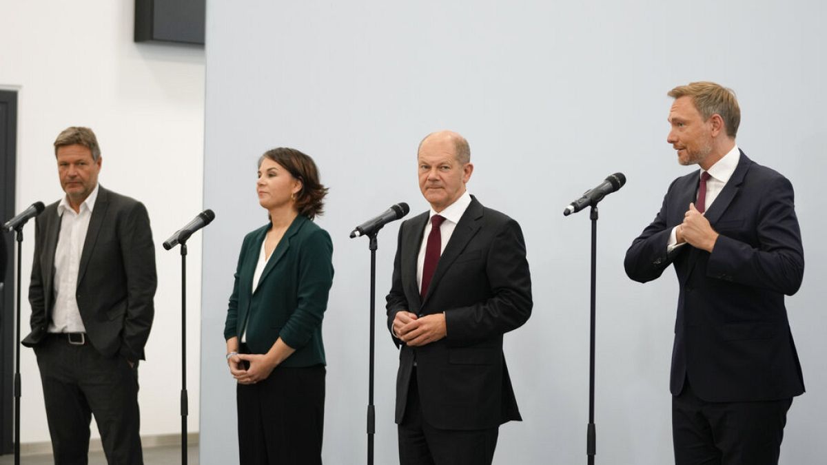 Habeck, Baerbock, Scholz und Lindner nach Sondierungen für Ampel-Koalition