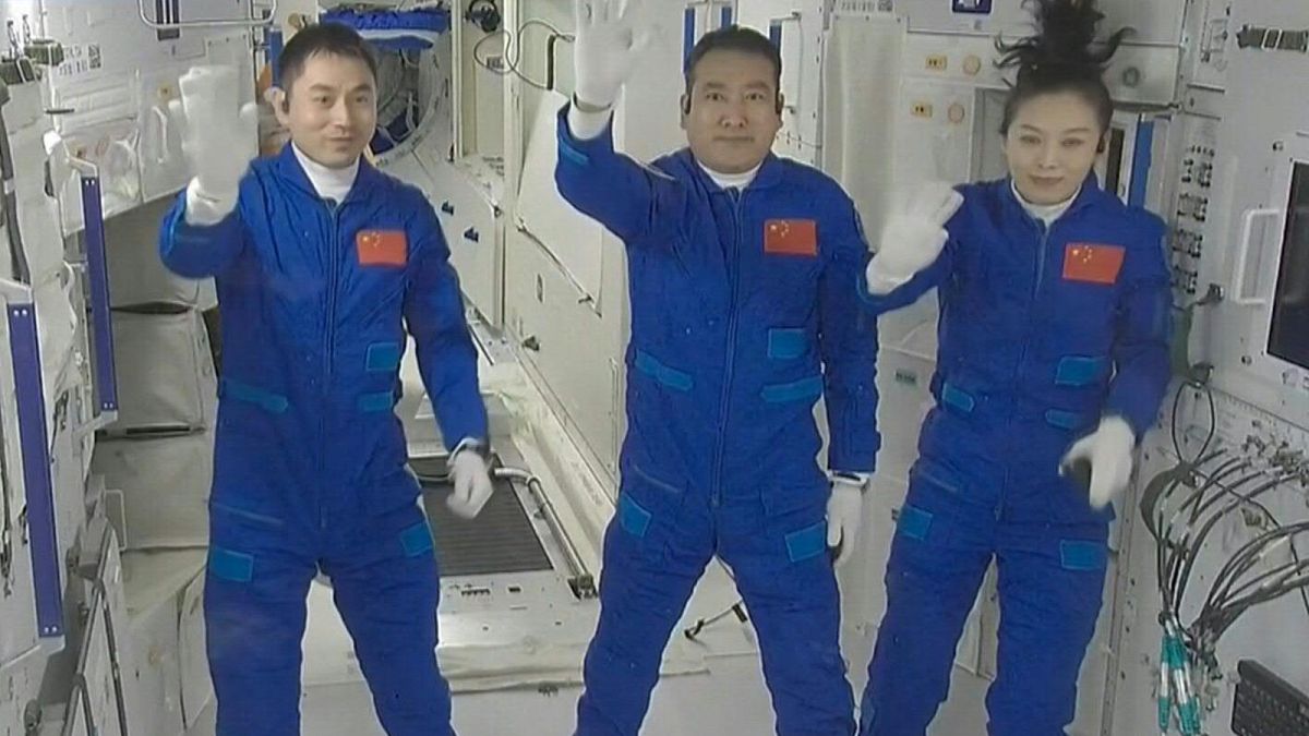 China emprende la misión espacial más larga de su historia