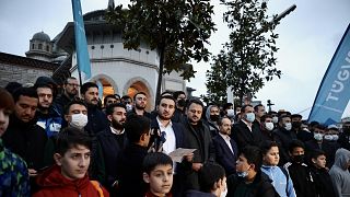 TÜGVA İstanbul İl Başkanı Emrullah Şanlan, Taksim Camisinde kıldıkları sabah namazı sonrası vakıf hakkındaki suçlamalarla ilgili basın açıklaması yaptı