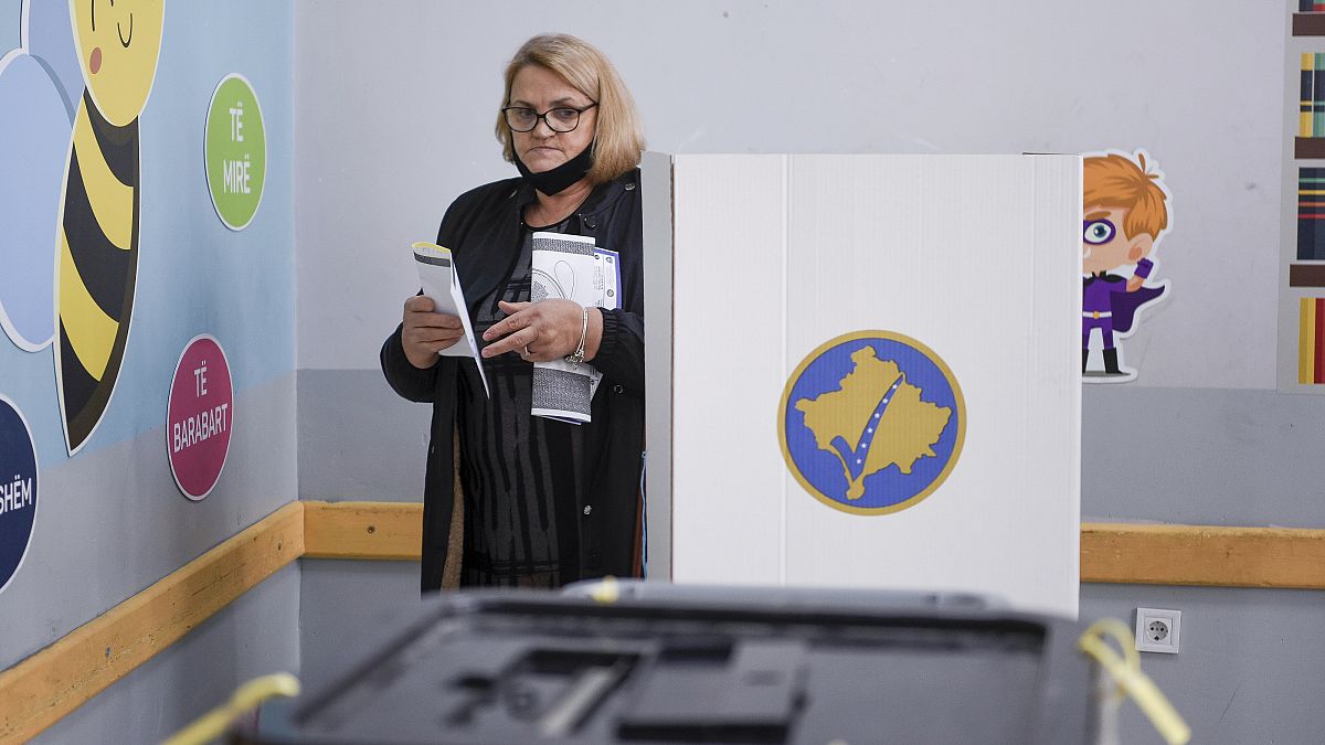 Elezioni comunali in Kosovo, test per Albin Kurti: il partito dei serbi alla conquista del Nord