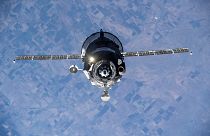 Rus mürettebatı taşıyan Soyuz MS-19 uzay aracı