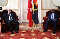 O presidente da Turquia em Luanda com o homólogo angolano João Lourenço