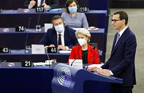 Ο Πολωνός πρωθυπουργός Ματέους Μοραβιέτσι απο το βήμα της Ευρωβουλής