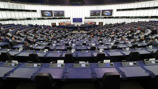 رئيسة المفوضية الأوروبية أورسولا فون دير لاين تلقي خطابها الثلاثاء 19 أكتوبر 2021 في البرلمان الأوروبي في ستراسبورغ شرق فرنسا.
