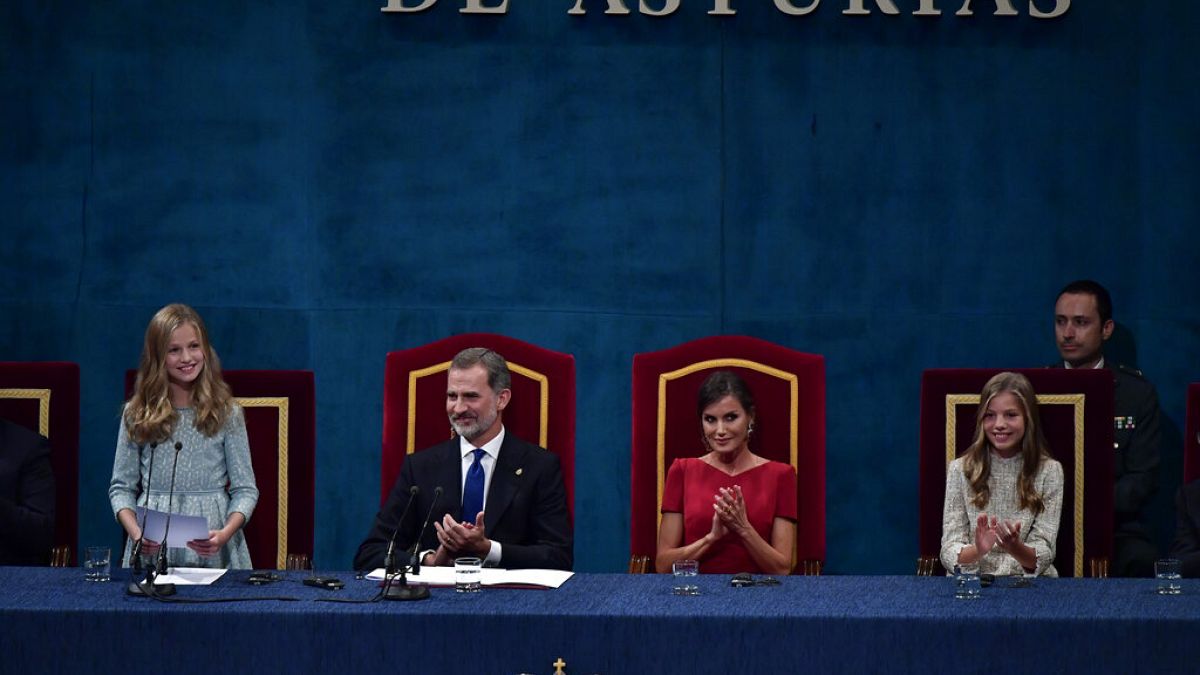 La princesa Leonor (izquierda), sus padres los reyes de España y la infanta Sofía en los Premios de 2019, los últimos en formato "normal". 