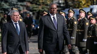 Ukrainian Defence Minister Andriy Taran, left, and U.S. Defence Secretary Lloyd Austin