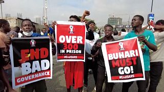 Fiatalok demonstráltak Nigériában a véres tüntetés évfordulóján