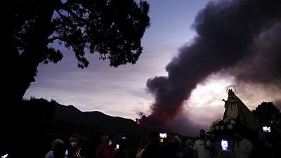 Állatokat és épületeket veszélyeztet a Cuembra Vieja vulkán La Palmán