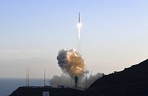 Νότια Κορέα: Η χώρα εκτοξεύει τον πρώτο πύραυλό της στο διάστημα, αλλά η αποστολή αποτυγχάνει