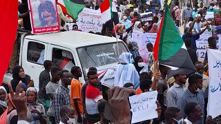 Sudan: Rival protest leaders call for peace