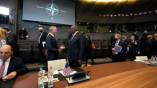Ministro da Defesa dos Países Baixos à conversa com o secretário da Defesa dos Estados Unidos