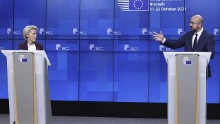 Von der Leyen: az EU nem ad pénzt szögesdrótra és falakra