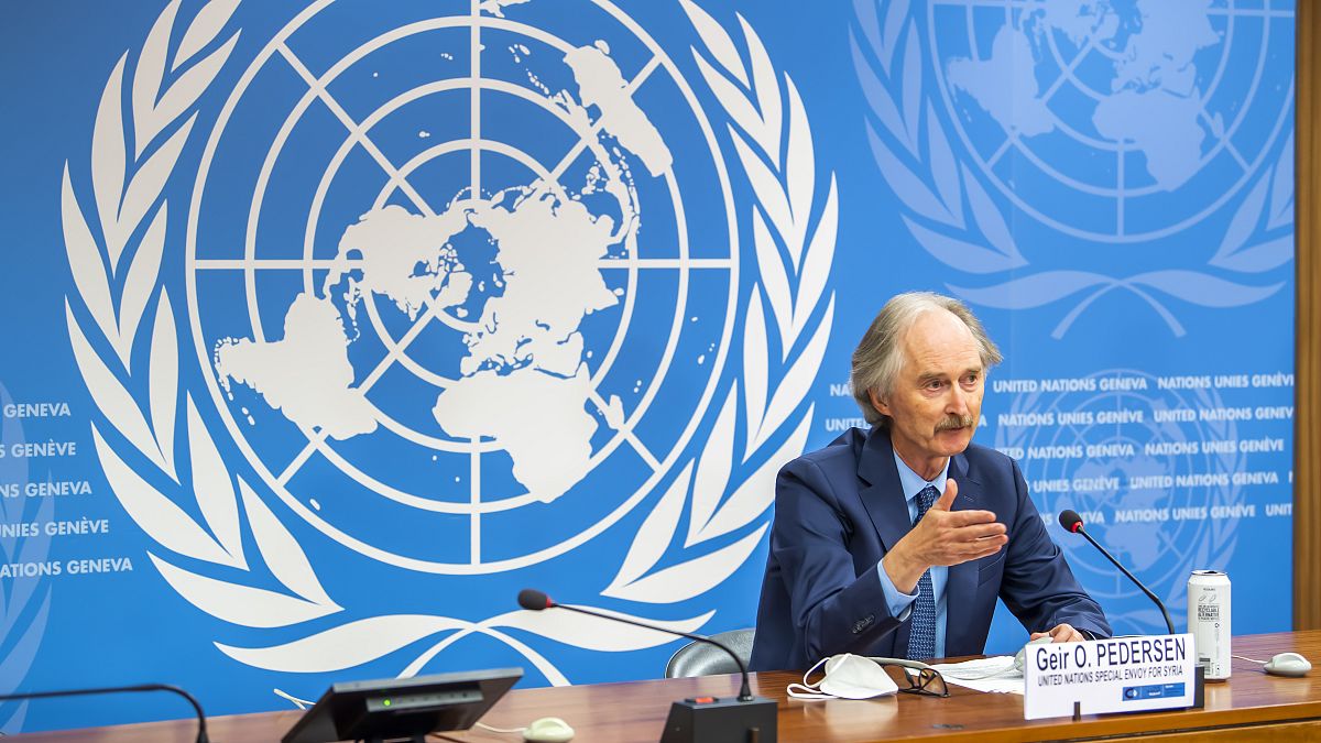 غير بيدرسون المبعوث الأممي لسوريا خلال مؤتمر صحفي في المقر الأوروبي للأمم المتحدة في جنيف، سويسرا.