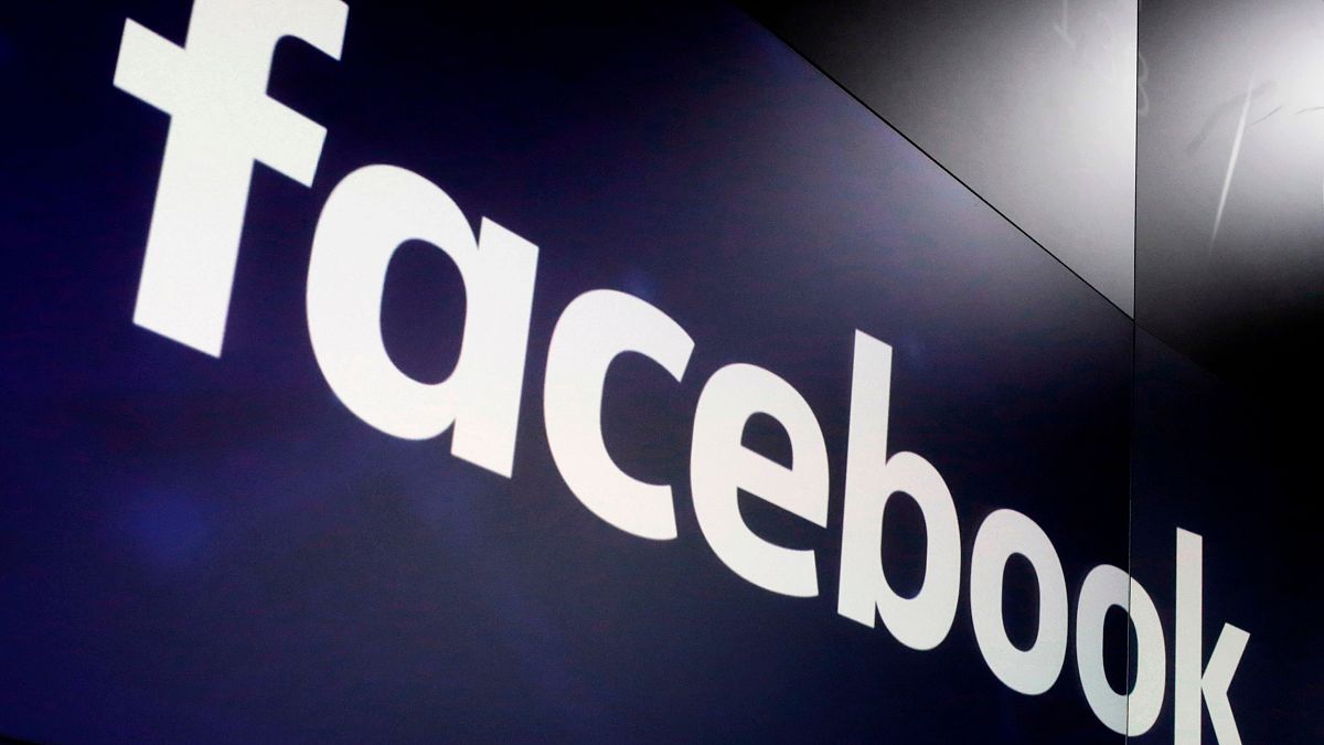 شعار عملاق التواصل الاجتماعي "فيسبوك"
