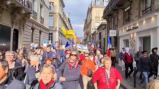 Manifestações em França e Estónia contra restrições