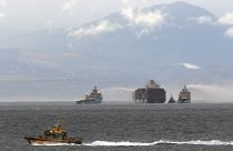 Пожар на судне с химикатами у берегов Канады