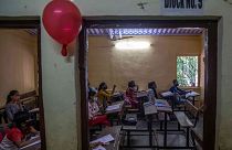 Après 18 mois de fermeture, les enfants de Bangalore de retour sur les bancs de l'école