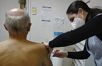 Uzmanlarr Covid-19 ve grip aşısını birlikte yaptırmanın güvenli olduğunu belirtiyor