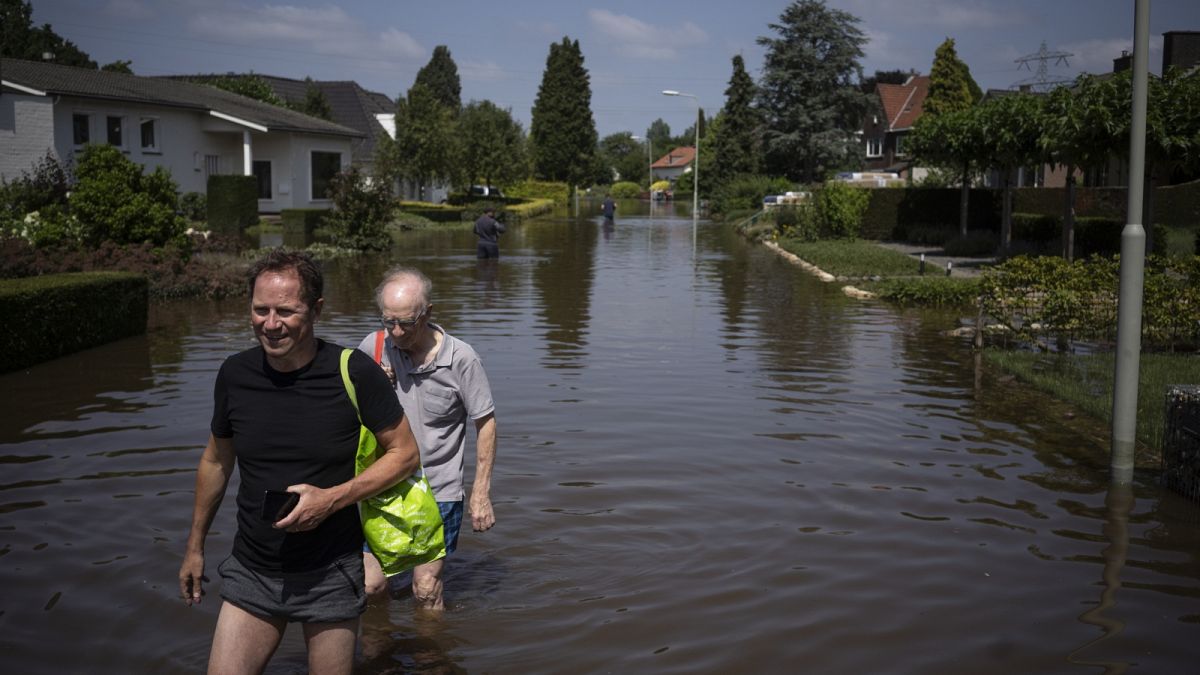 Júliusi felvétel az árvíz sújtotta Brommelen városáról