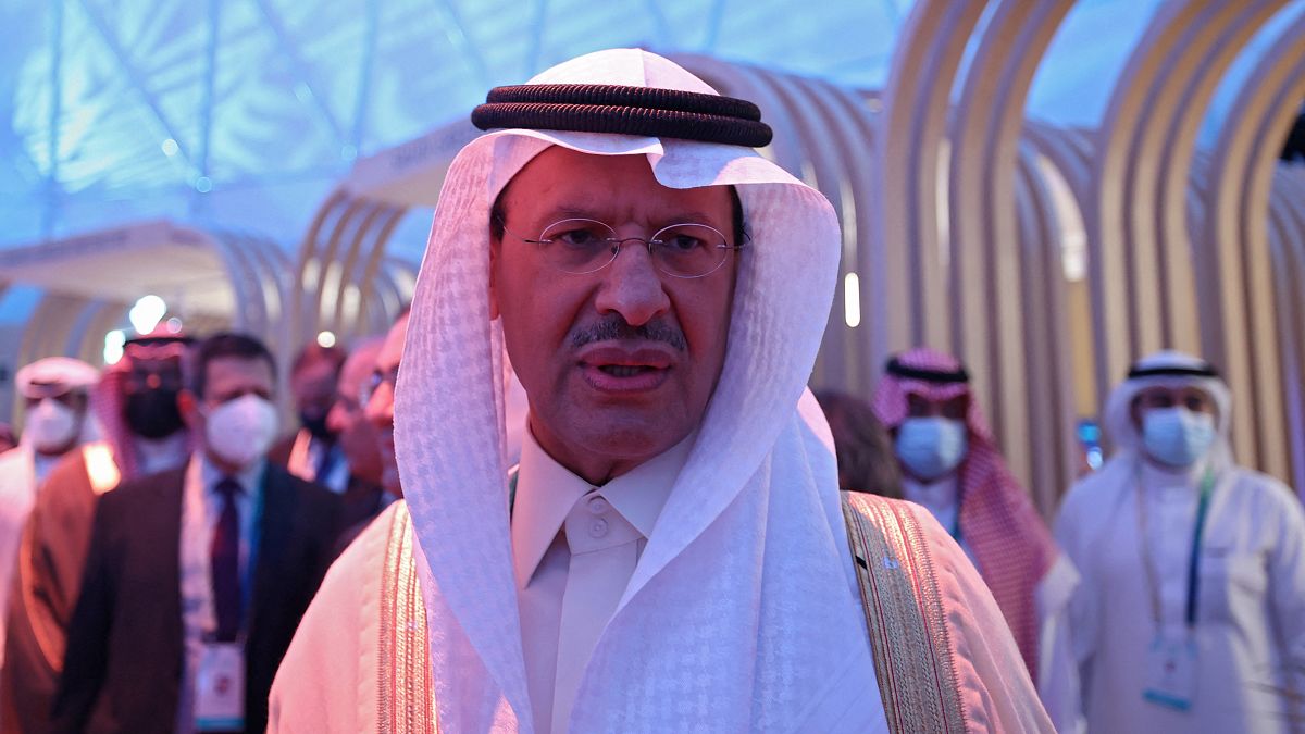 وزير الطاقة السعودي عبد العزيز بن سلمان لدى وصوله إلى حفل افتتاح منتدى المبادرة السعودية الخضراء في 23 أكتوبر 2021، في العاصمة  الرياض.