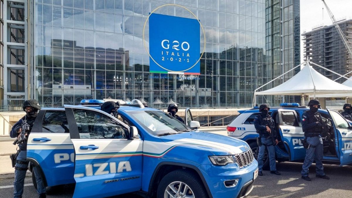 Preparativi per il G20 nel quartiere Eur di Roma