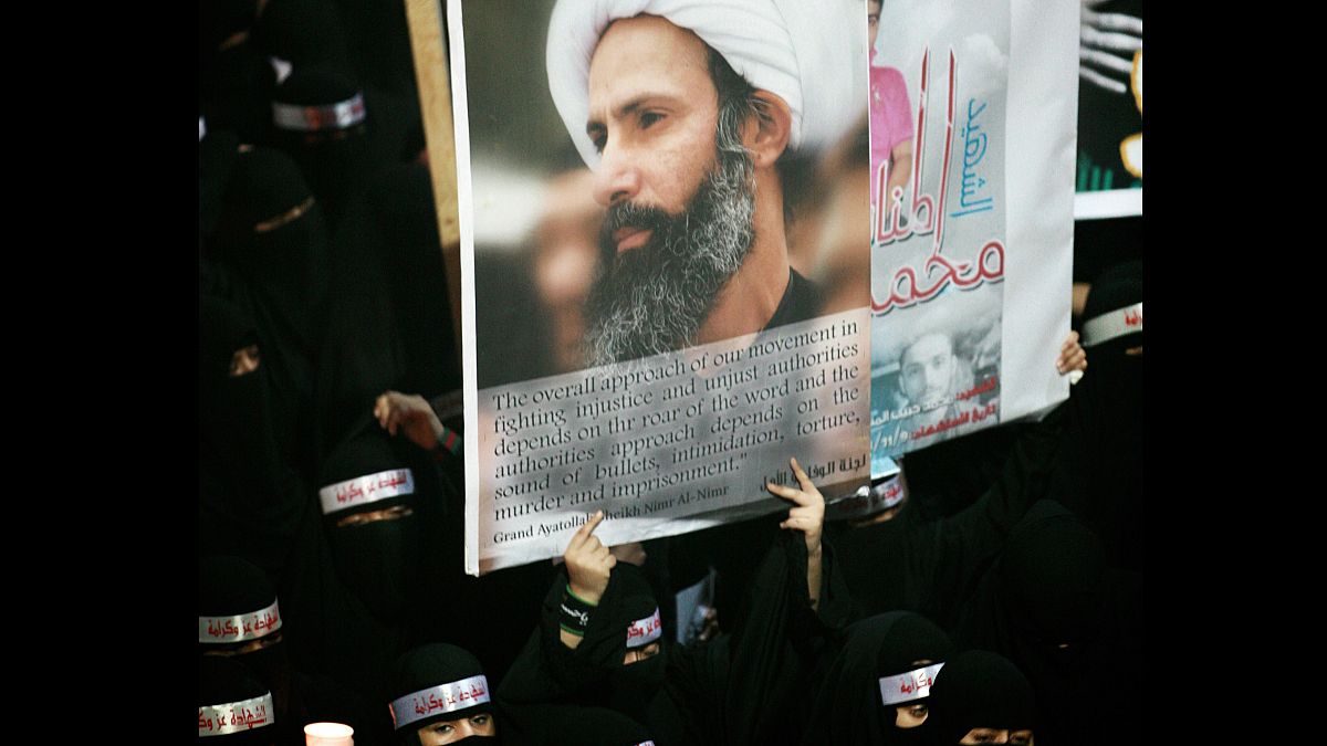 نمر النمر، رجل الدين الشيعي الذي نفذ فيه حكم الإعدام سابقاً، يكون عمّ الشاب الذي أطلق سراحه 