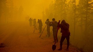 A füstben gyakran lehetetlenné teszi az oltást - tűz egy orosz erdőben 2021-ben