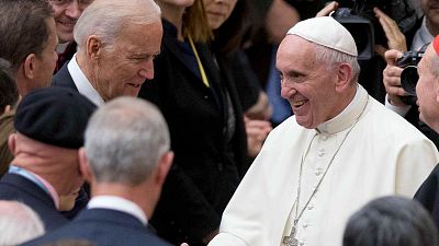 الرئيس الامريكي جو بايدن يلتقي البابا فرانسيس في الفاتيكان، 29 أبريل 2016