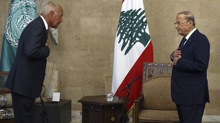 الرئيس اللبناني ميشال عون مستقبلاً أمين عام جامعة الدول العربية أحمد أبو الغيط 