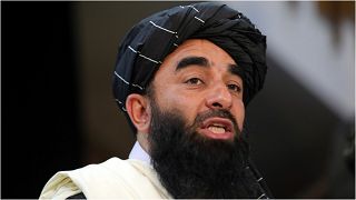 المتحدث باسم حكومة طالبان في أفغانستان ذبيح الله مجاهد