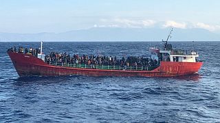 گارد مرزی یونان قایق پناهجویان را در نزدیکی یونان متوقف کرده است/ آرشیو اکتبر ۲۰۲۱