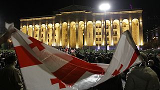 Partisans de l'opposition manifestant dans le centre de Tbilissi (Géorgie), le 31/10/2021
