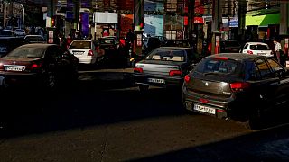 صف خودروها در یکی از جایگاه‌های سوخت‌رسانی تهران پس از حمله سایبری اخیر