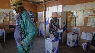 South Africans cast their votes in local elections