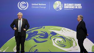 Boris Johnson und Antonio Guterres auf der COP26-Bühne in Glasgow