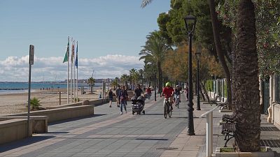 Benicassim aposta no turismo sustentável com pista para bicicleta ao longo da costa