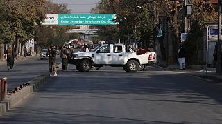 Afganistan'ın başkenti Kabil'de bir askeri hastane önünde patlamalar meydana geldi