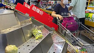 Çin, aileleri kıştan önce gıda stoklamaya çağırdı; halk marketlere akın etti