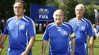 Michel Platini (links im Bild) und Sepp Blatter im Jahr 2015 (hier mit Franz Beckenbauer)