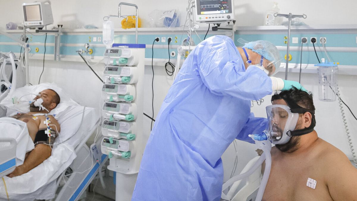 Covid-betegek egy bukaresti kórházban 