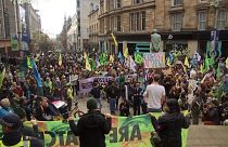 A greenwashing ellen tüntettek a COP26 alatt