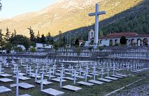 Τελέστηκε η ταφή 32 Ελλήνων πεσόντων κατά τον ελληνοϊταλικό πόλεμο στο στρατιωτικό κοιμητήριο Κλεισούρας	
