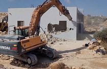 تصاویر تخریب خانه یک فلسطینی توسط ماموران اسرائيلی